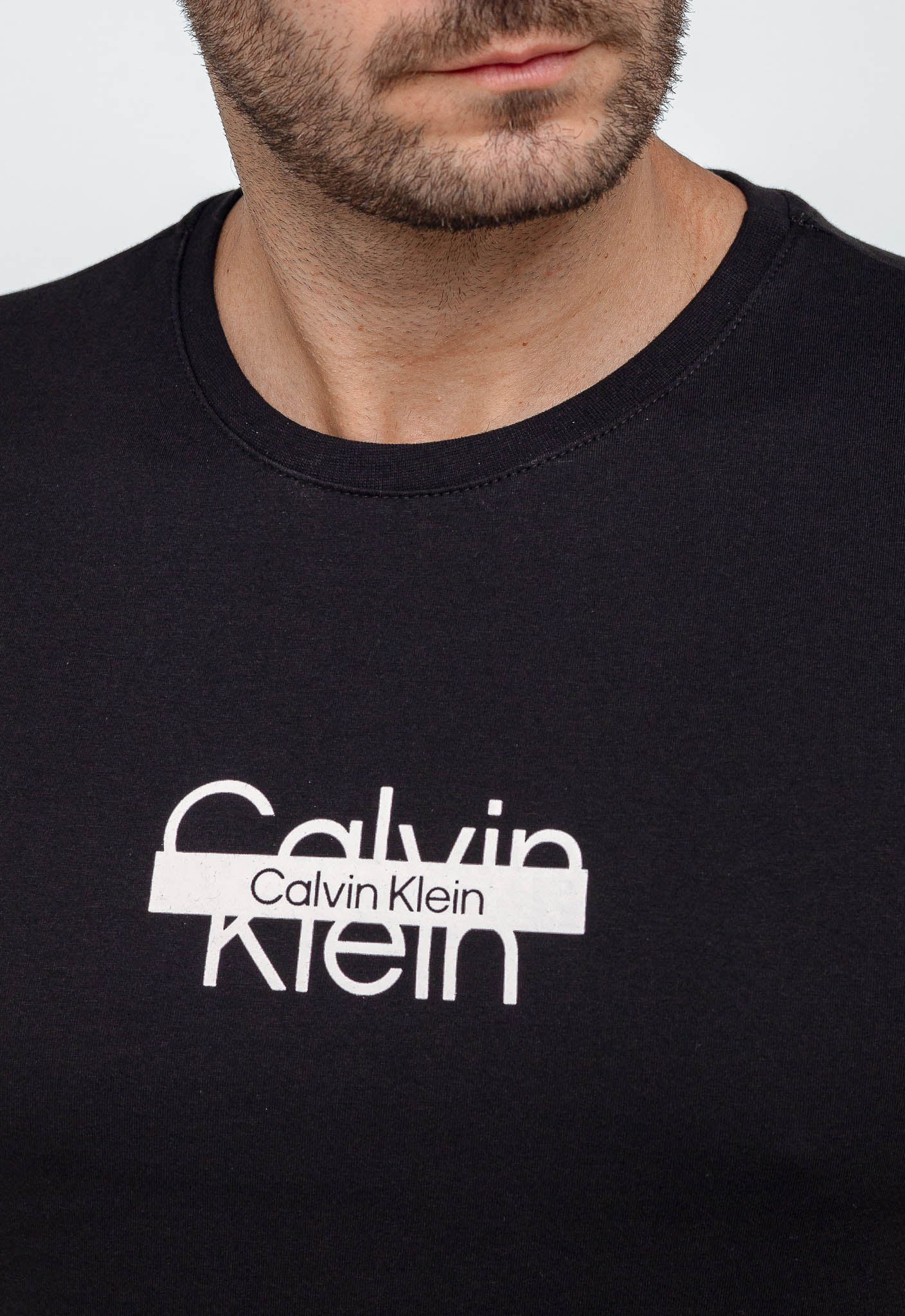 Camiseta Calvin Klein Logo Central - LIVE - Henri Store