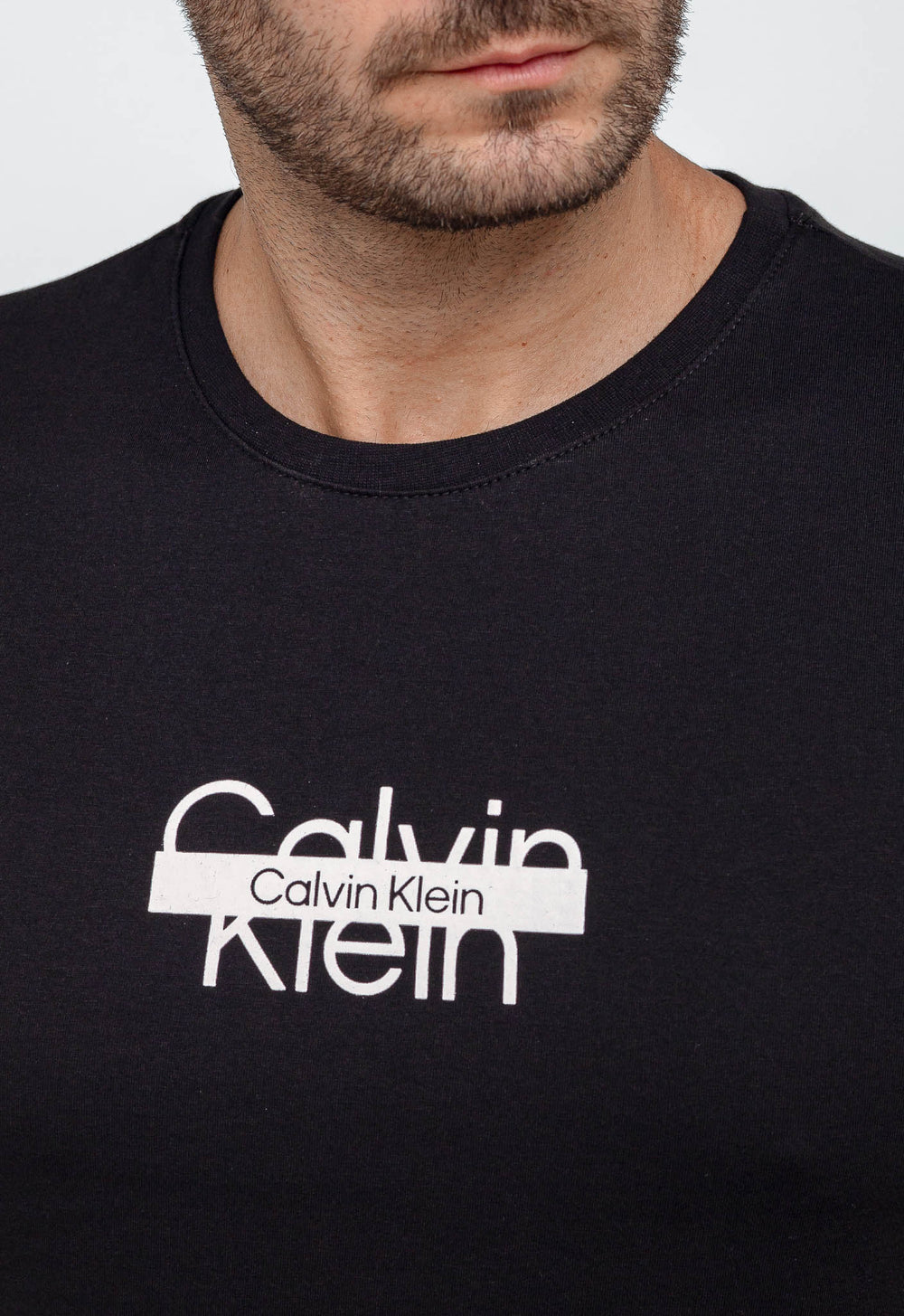 Camiseta Calvin Klein Logo Central - LIVE - Henri Store