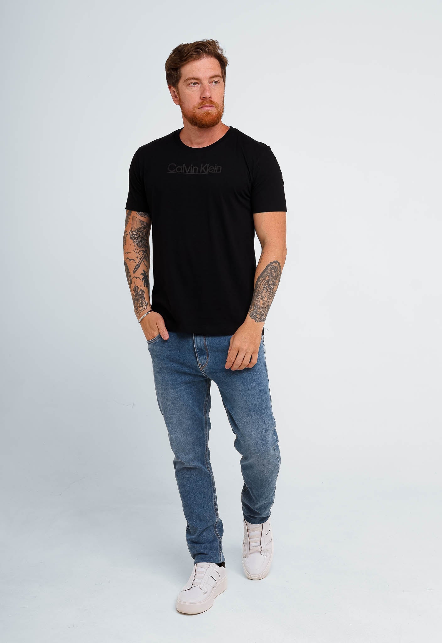 Camiseta Calvin Klein Logo Central - LIVE - Henri Store