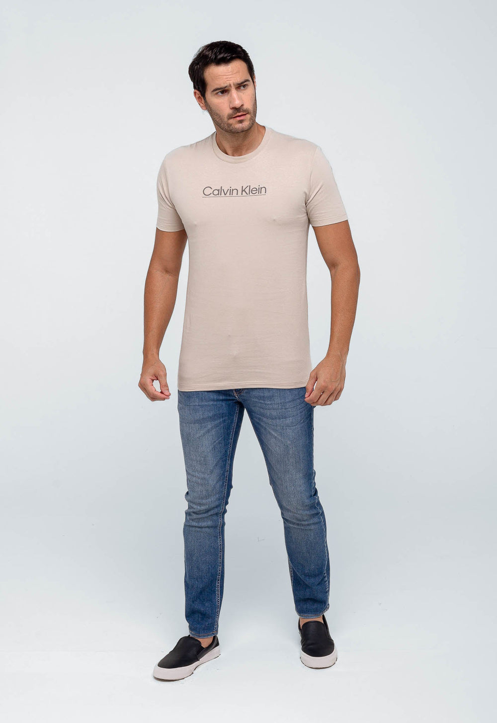 Camiseta Calvin Klein Logo Central - LIVE - Henri Store