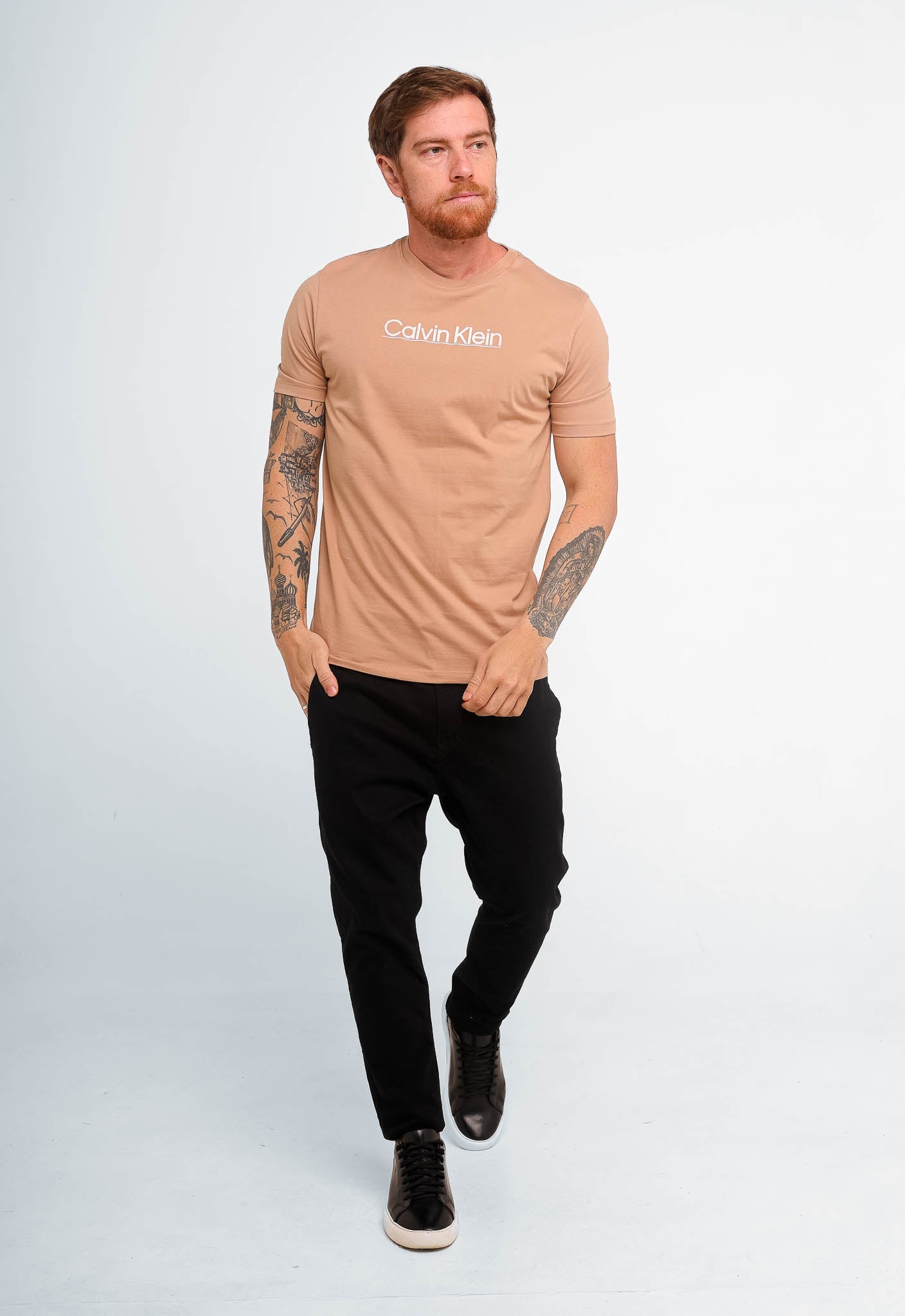 Camiseta Calvin Klein Logo Central - LIVE - Henri Store