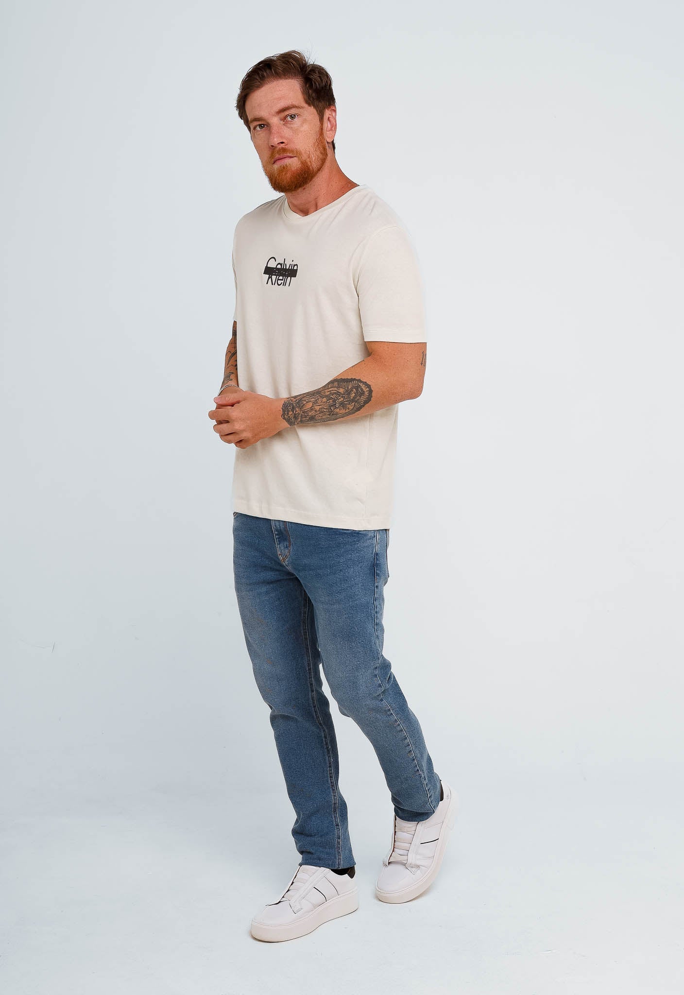 Camiseta Calvin Klein Logo Central - LIVE - Henri Store