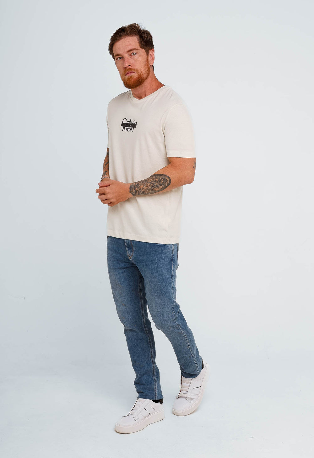 Camiseta Calvin Klein Logo Central - LIVE - Henri Store