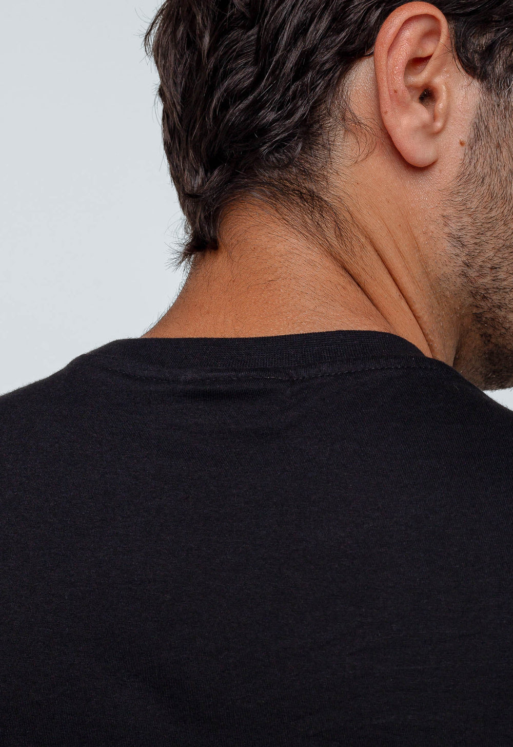 Camiseta Calvin Klein Logo Central - LIVE - Henri Store