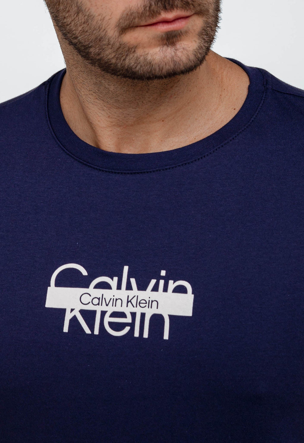 Camiseta Calvin Klein Logo Central - LIVE - Henri Store