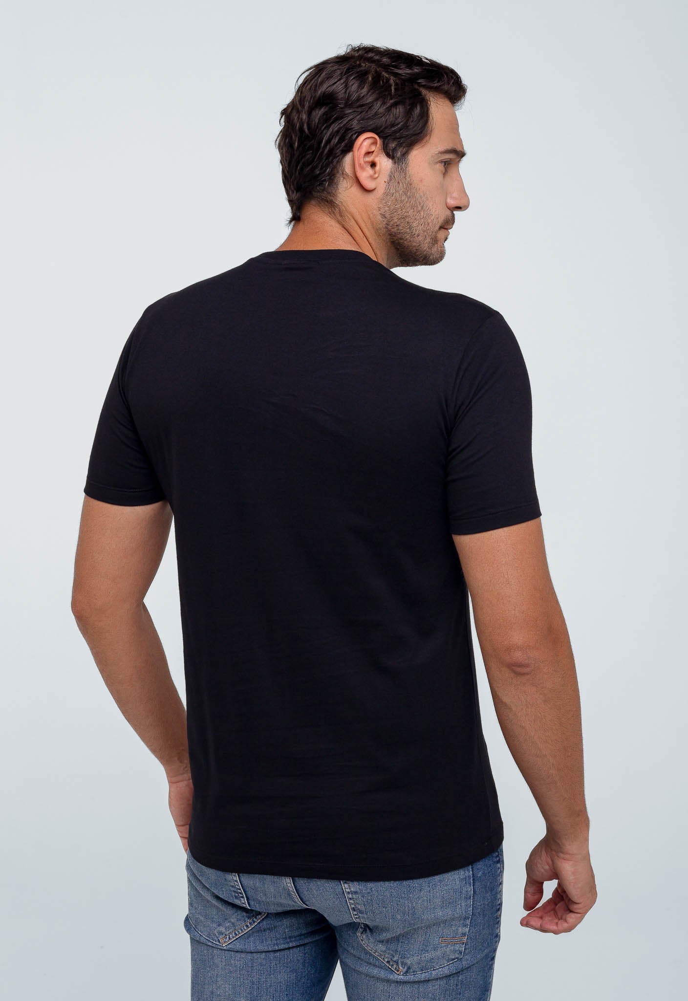 Camiseta Calvin Klein Logo Central - LIVE - Henri Store
