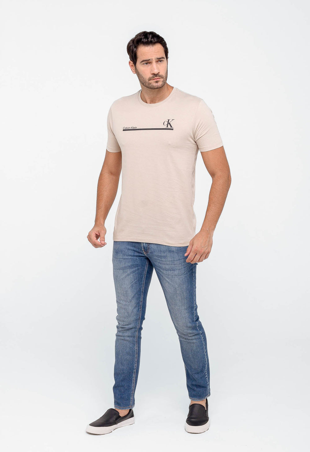 Camiseta Calvin Klein Logo Central - Sale - Henri Store