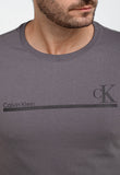 Camiseta Calvin Klein Logo Central - Sale - Henri Store