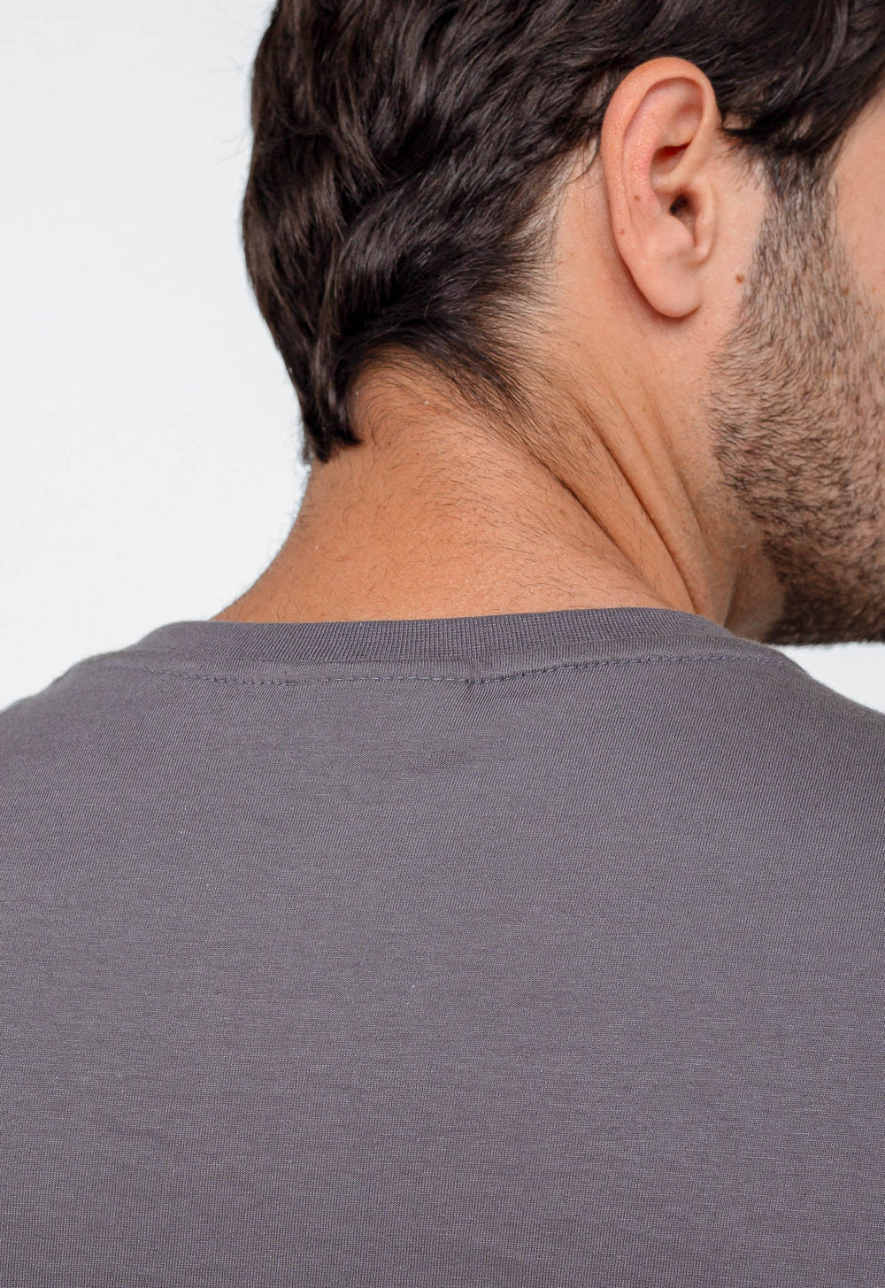Camiseta Calvin Klein Logo Central - Sale - Henri Store