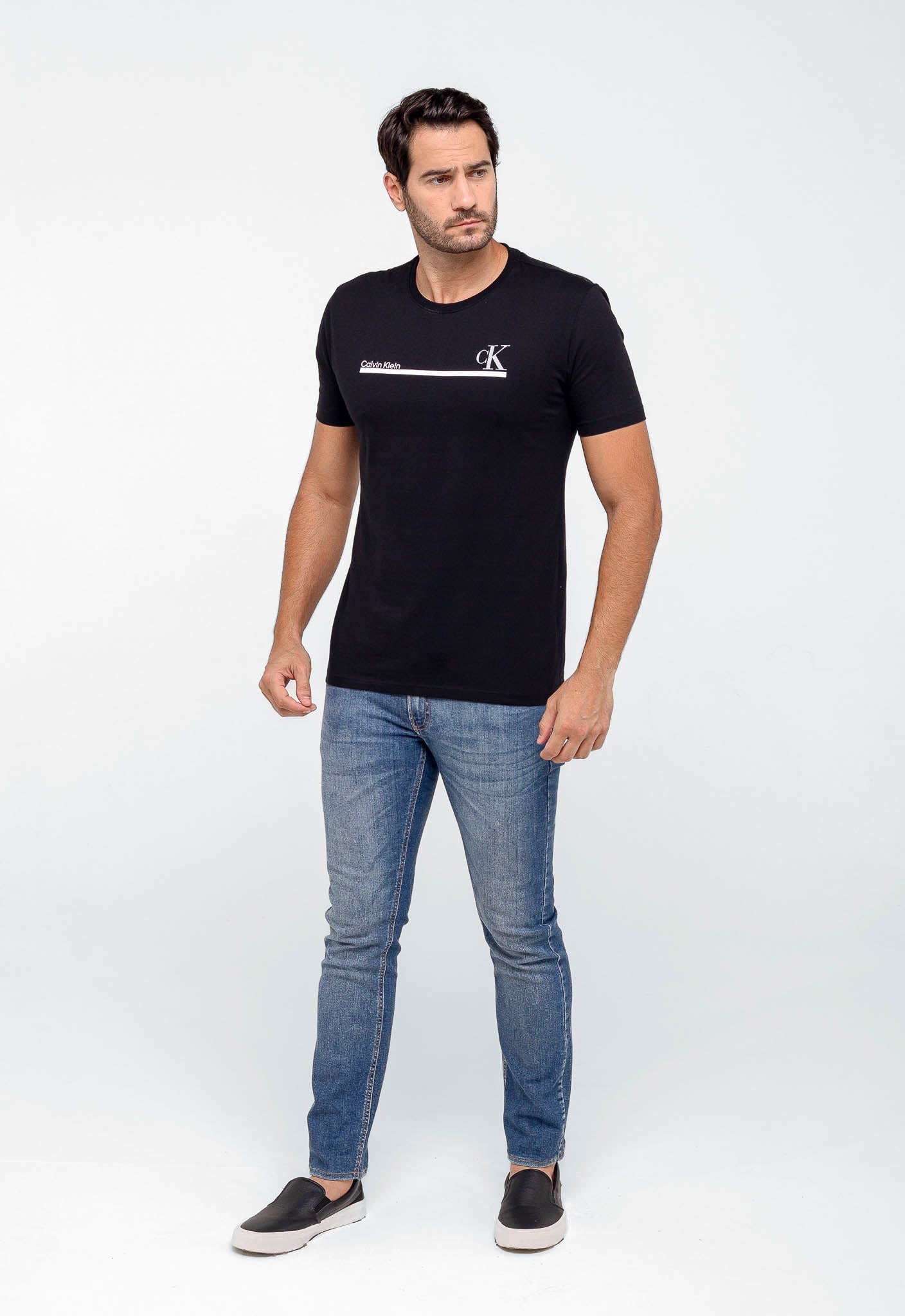 Camiseta Calvin Klein Logo Central - Sale - Henri Store