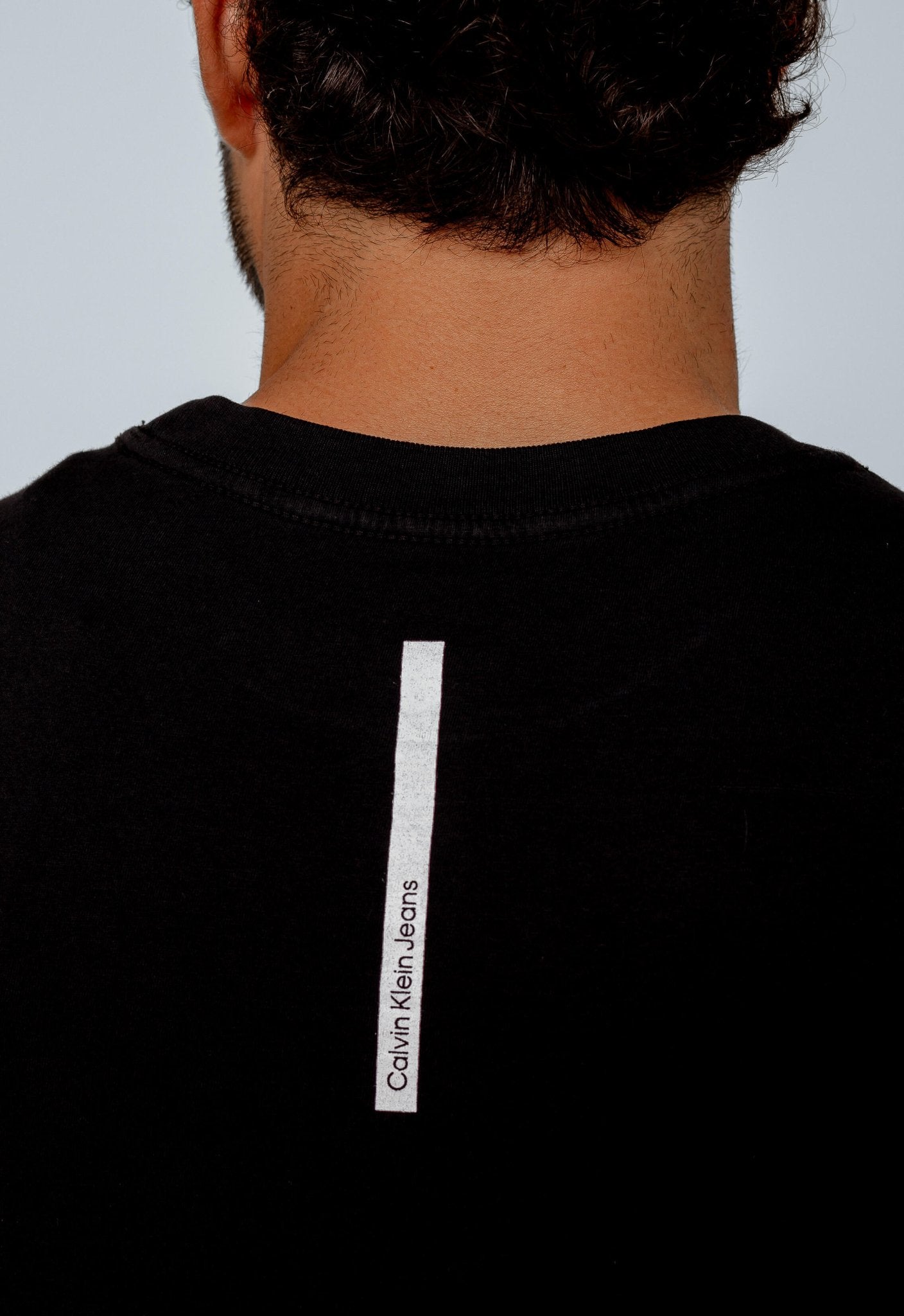 Camiseta Calvin Klein Logo Chest - Henri Store