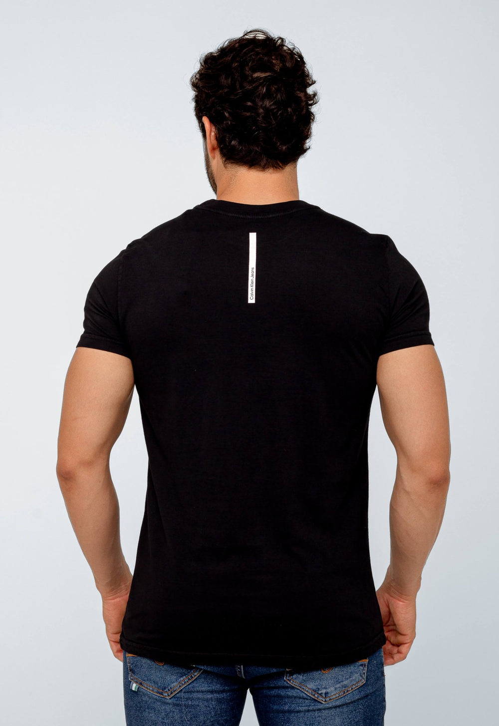 Camiseta Calvin Klein Logo Chest - Henri Store