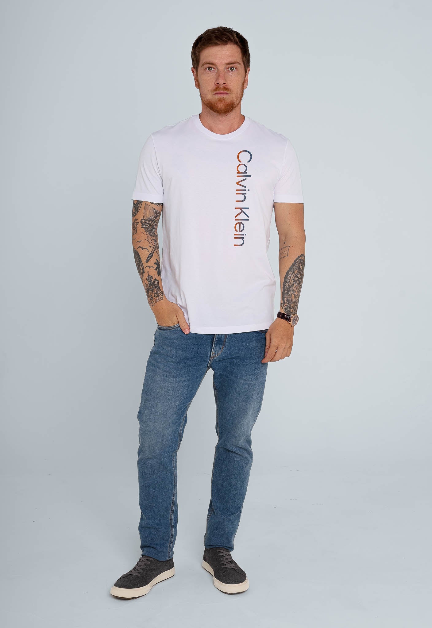 Camiseta Calvin Klein Logo Degrade Branco - Henri Store