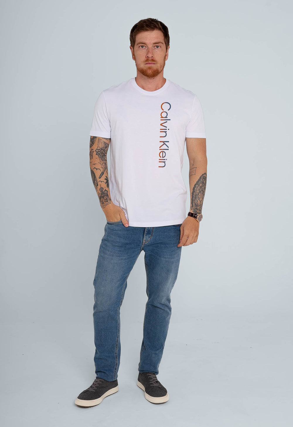 Camiseta Calvin Klein Logo Degrade Branco - Henri Store