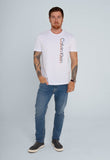 Camiseta Calvin Klein Logo Degrade Branco - Henri Store