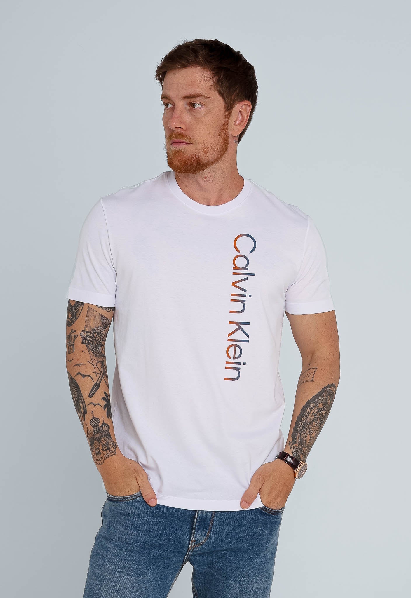 Camiseta Calvin Klein Logo Degrade Branco - Henri Store