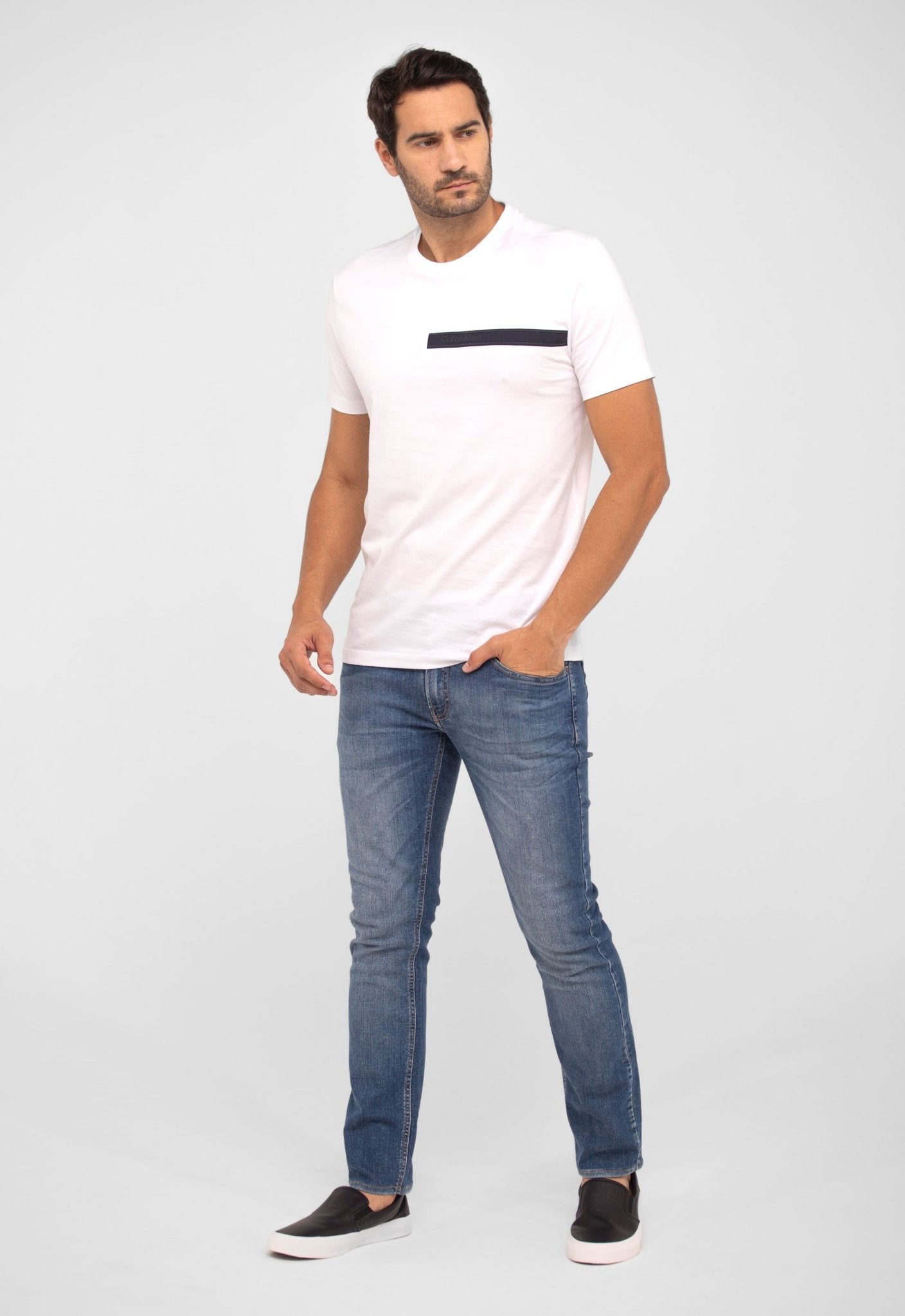 Camiseta Calvin Klein Logo Listras Embossed - Henri Store