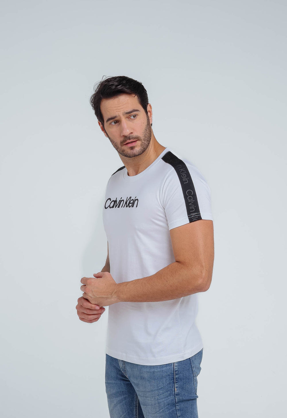 Camiseta Calvin Klein Logo Manga - Henri Store