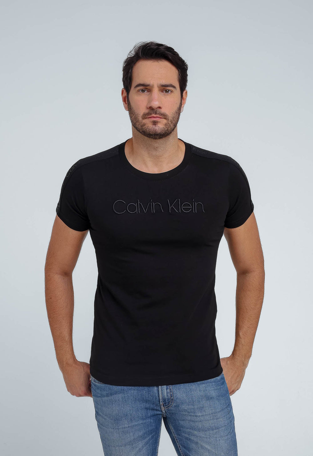 Camiseta Calvin Klein Logo Manga - Henri Store