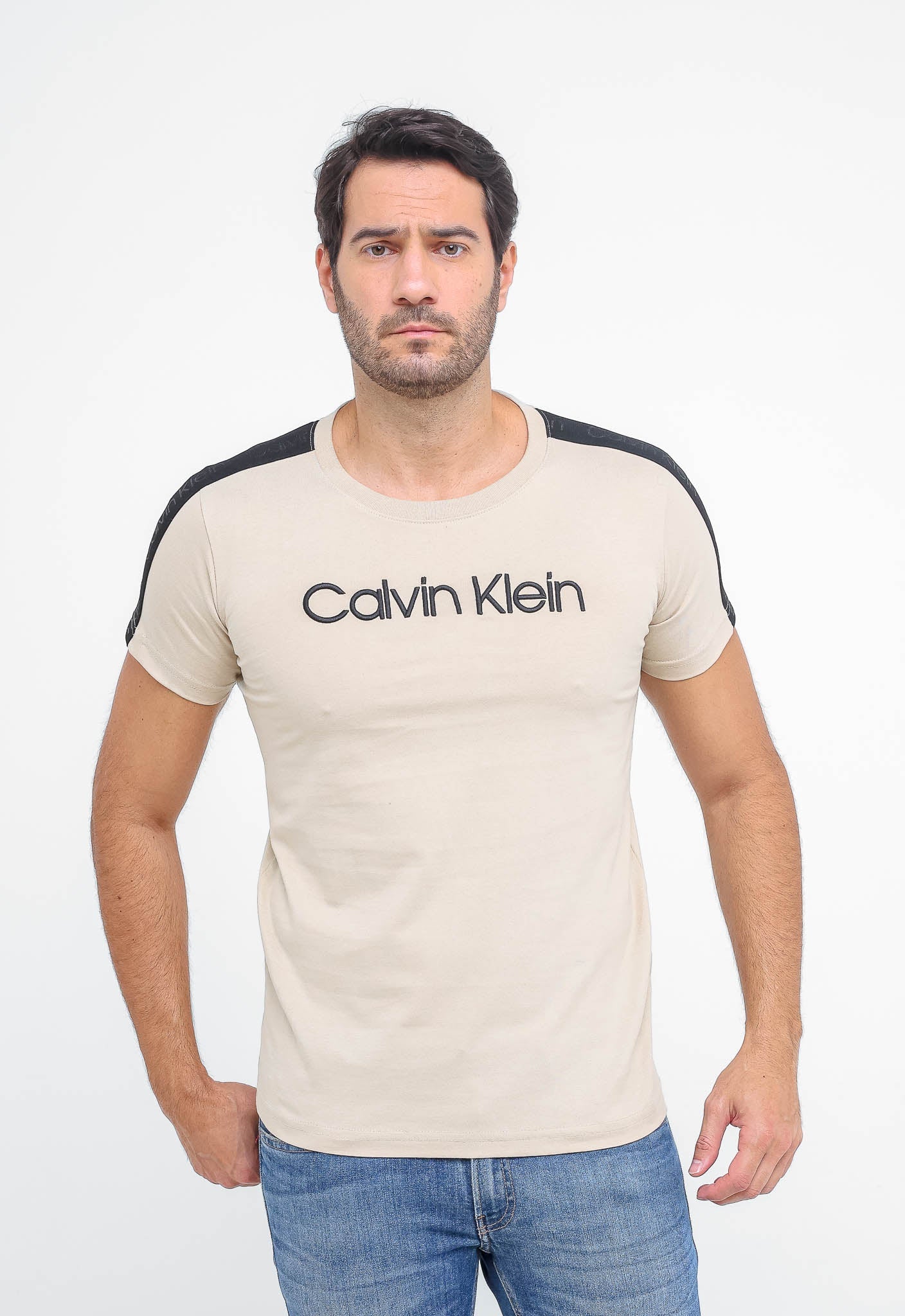 Camiseta Calvin Klein Logo Manga - Henri Store