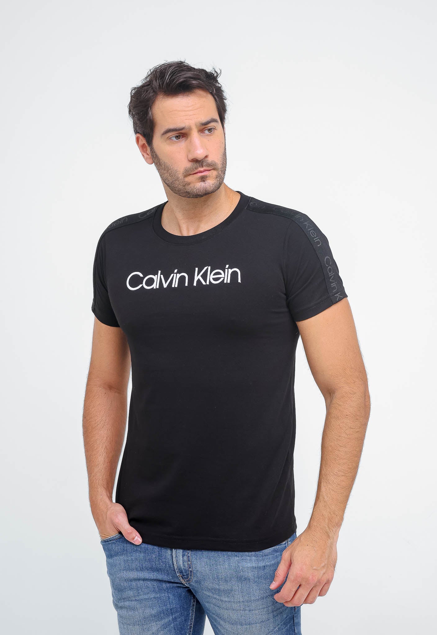 Camiseta Calvin Klein Logo Manga - Henri Store