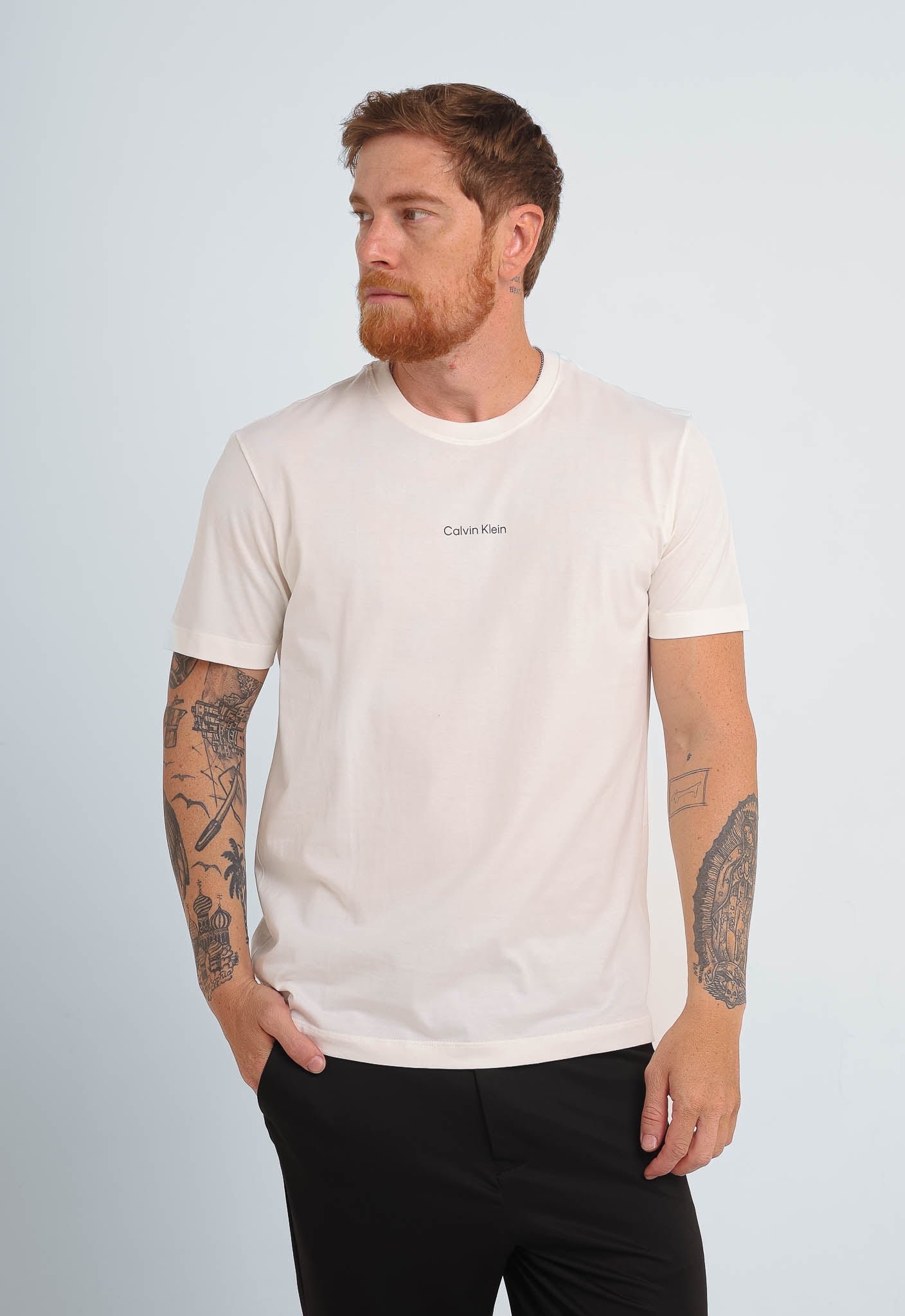 Camiseta Calvin Klein Logo Nano Central - Henri Store