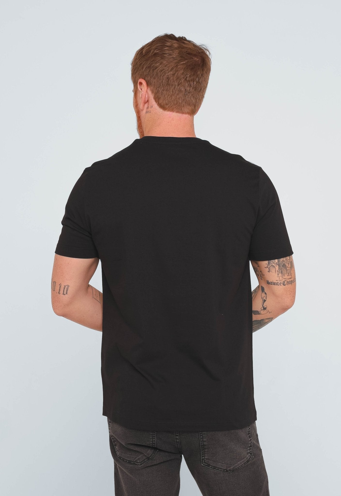 Camiseta Calvin Klein Logo Ombro - Henri Store