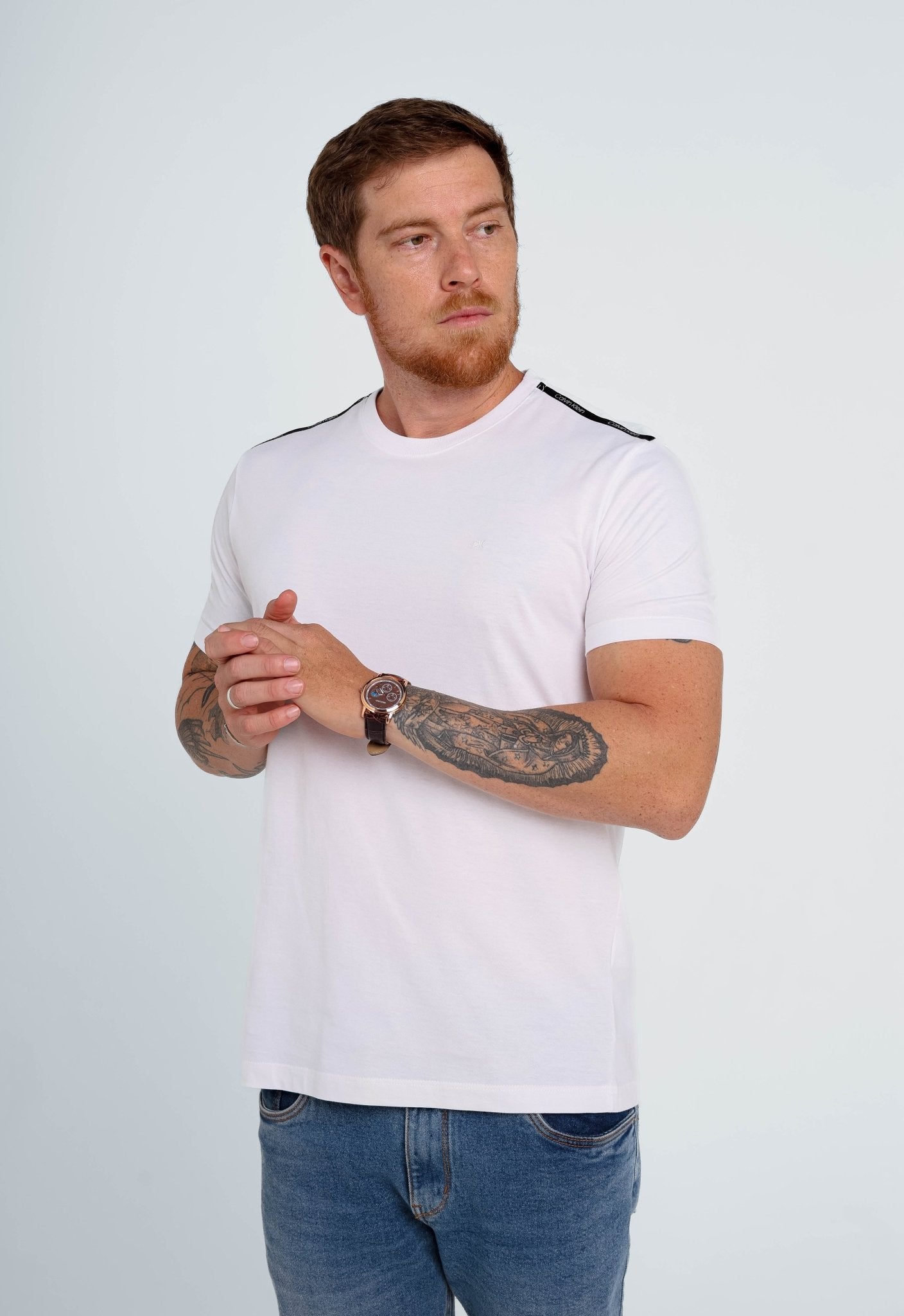 Camiseta Calvin Klein Logo Ombros Branco - Henri Store