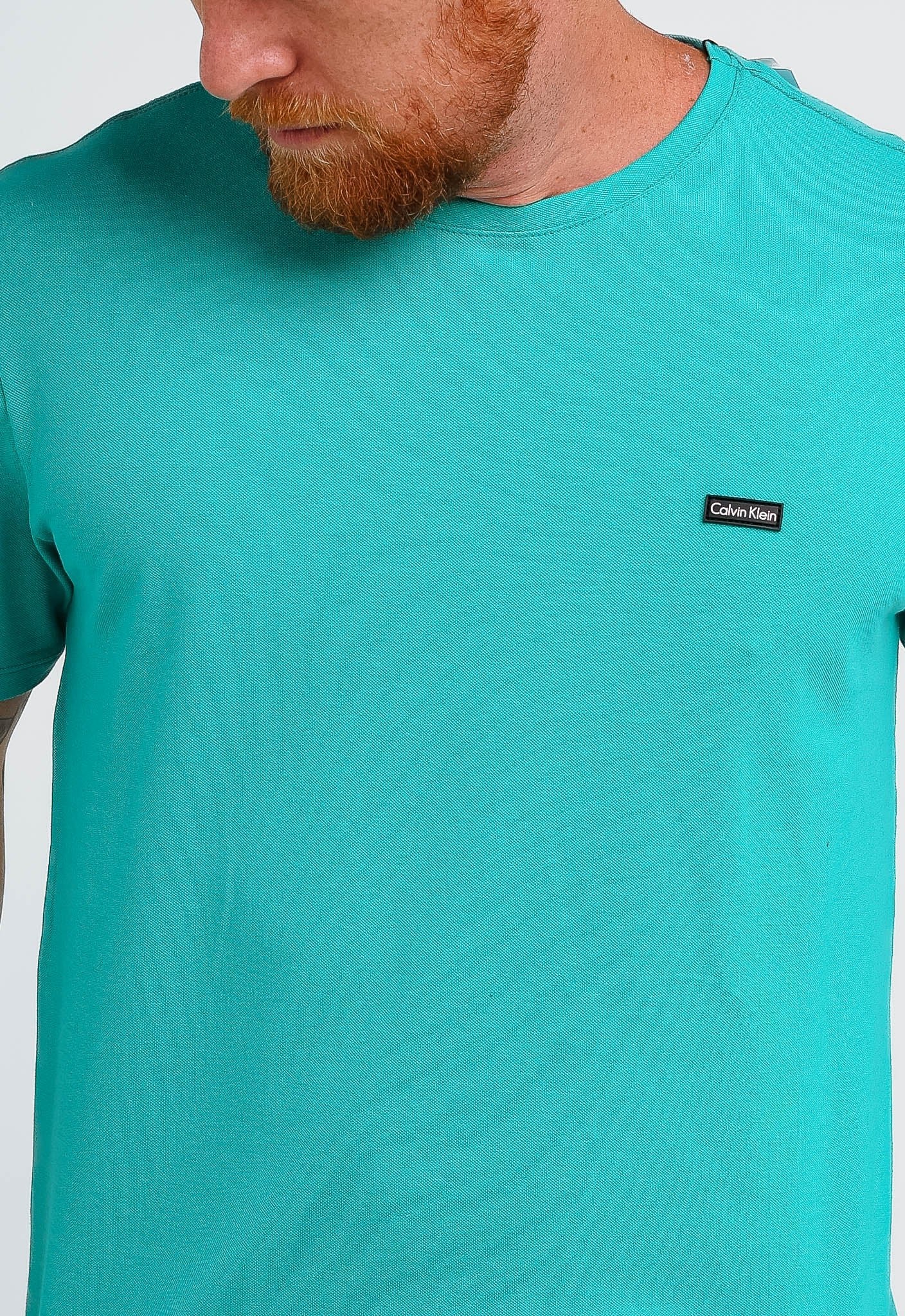 Camiseta Calvin Klein Logo Peito Alto Relevo - Henri Store