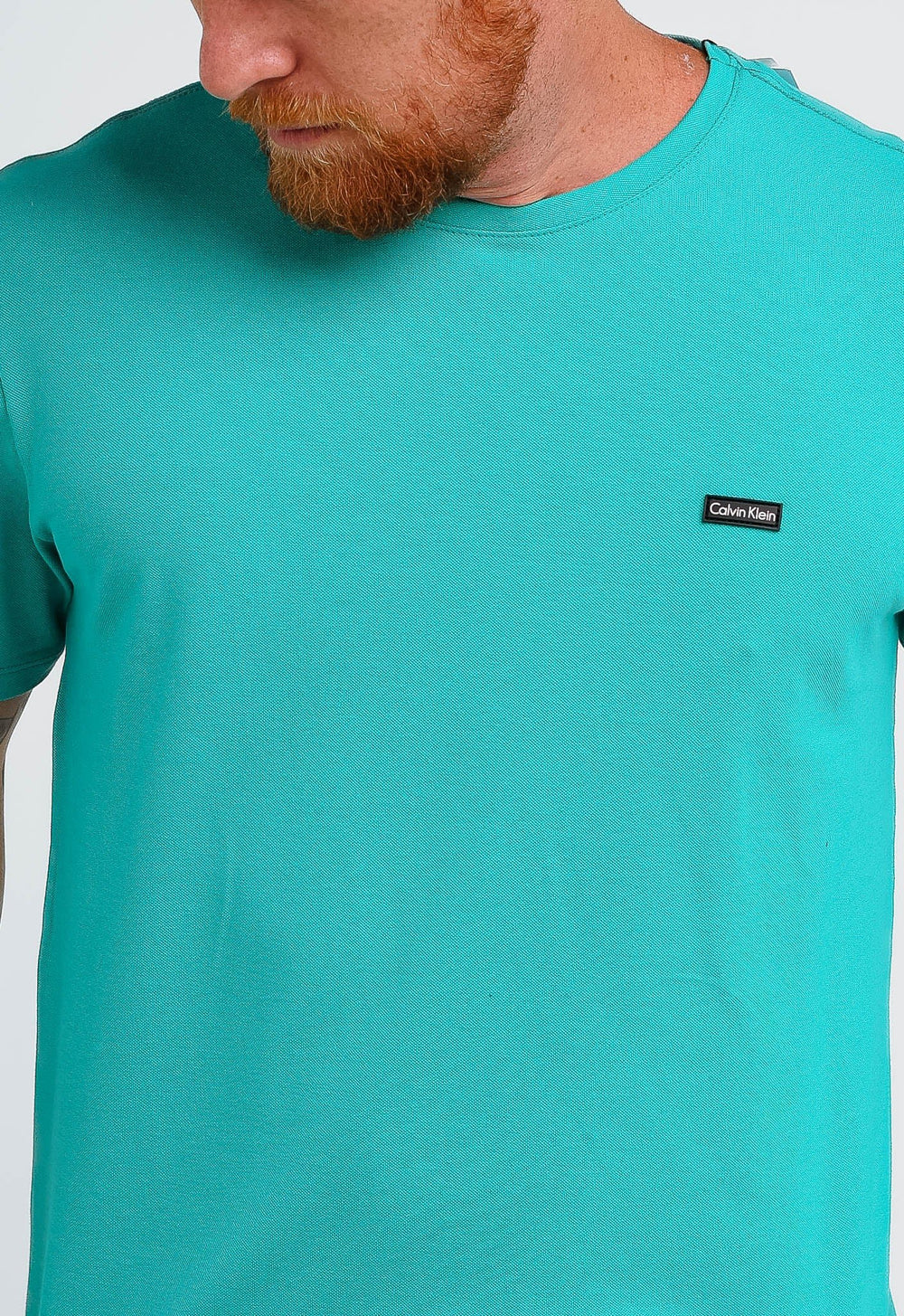 Camiseta Calvin Klein Logo Peito Alto Relevo - Henri Store
