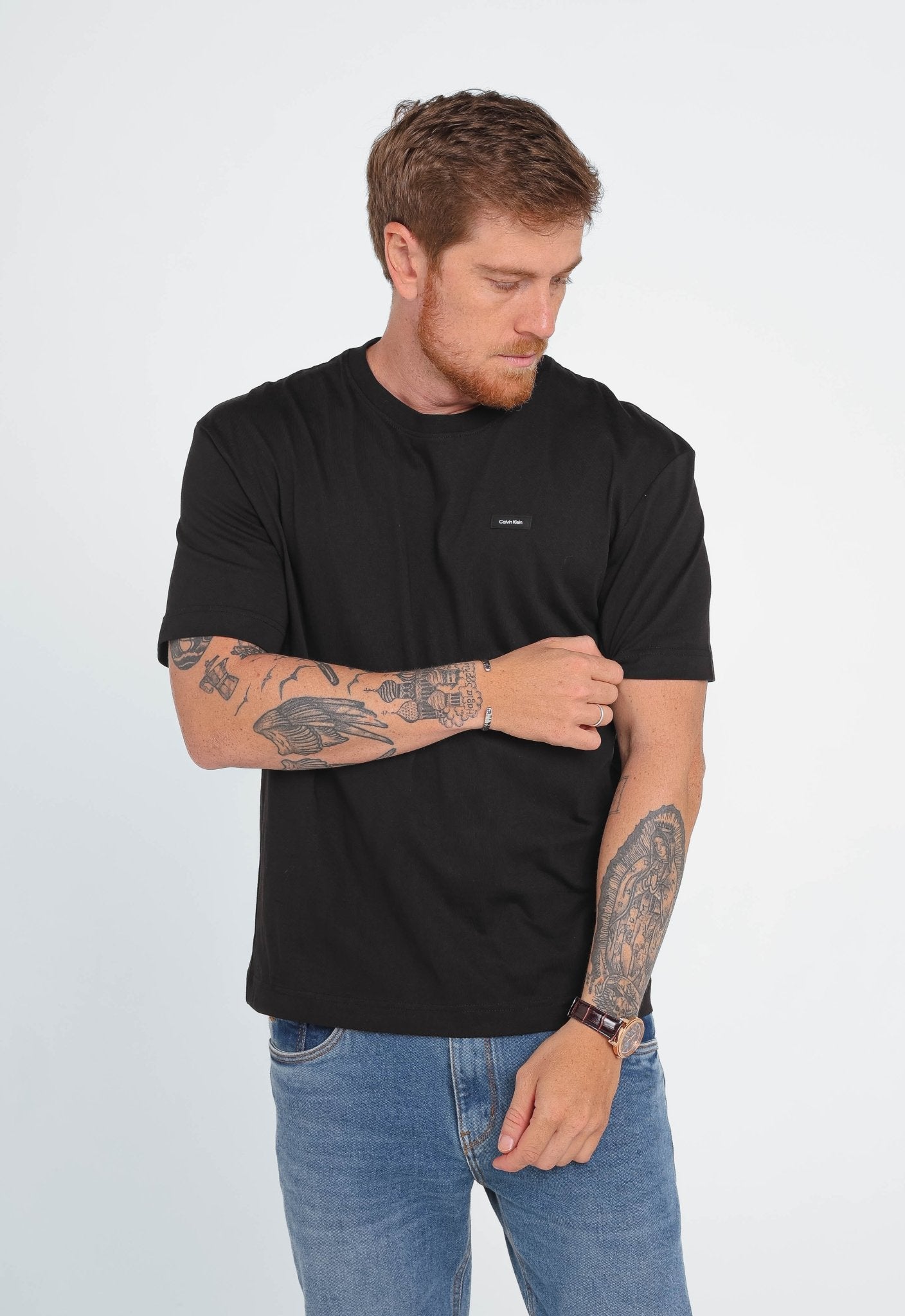 Camiseta Calvin Klein Logo Peito Alto Relevo - Henri Store
