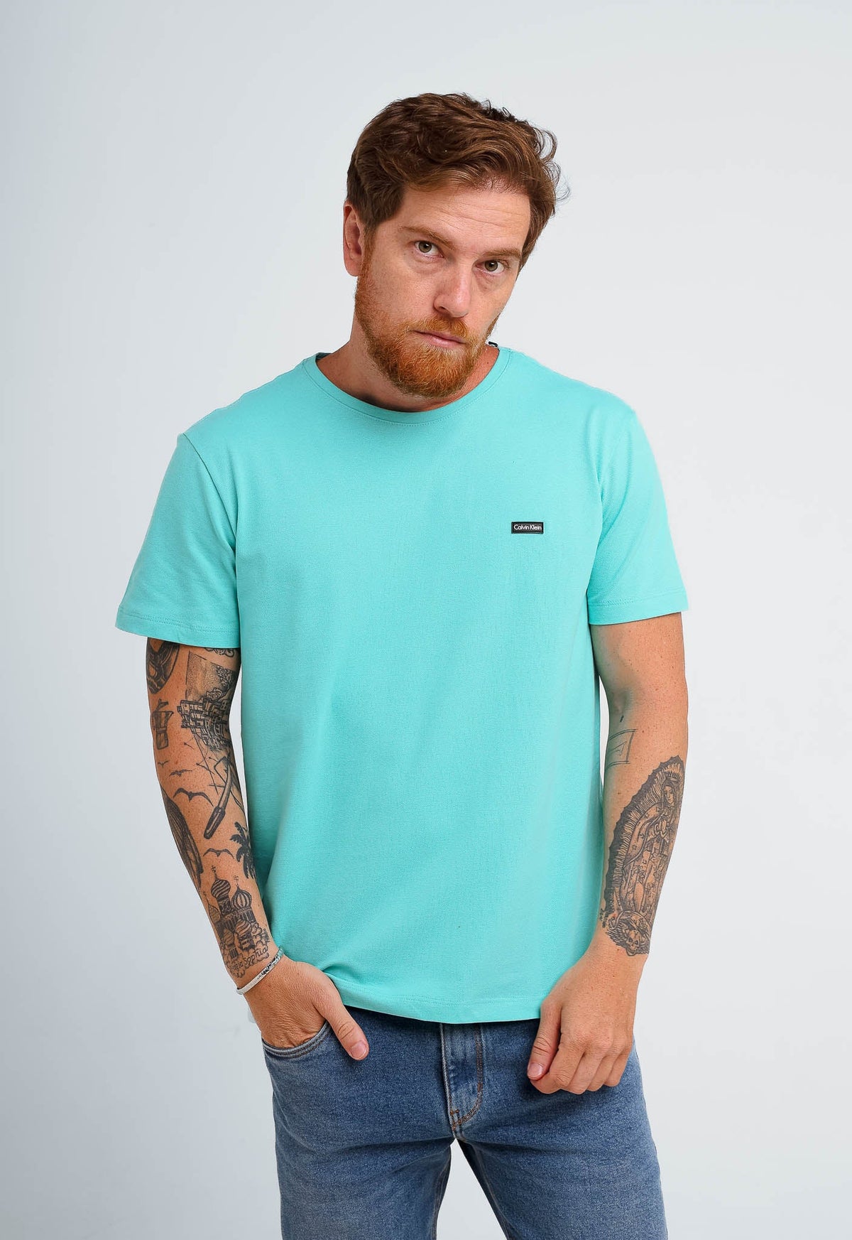 Camiseta Calvin Klein Logo Peito Alto Relevo - Henri Store