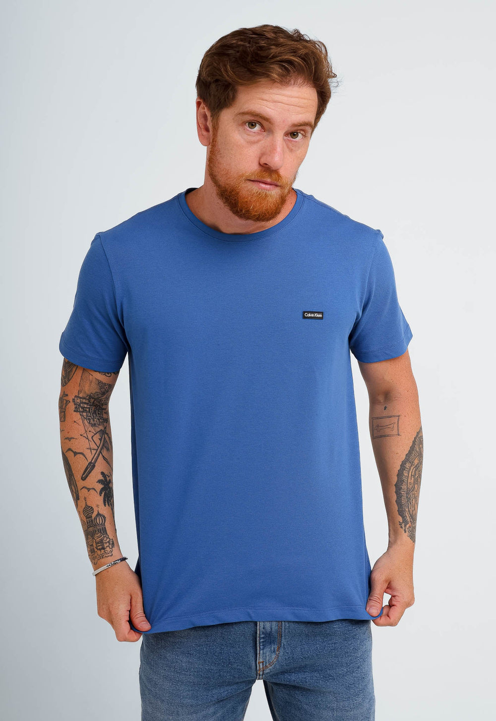 Camiseta Calvin Klein Logo Peito Alto Relevo - Henri Store