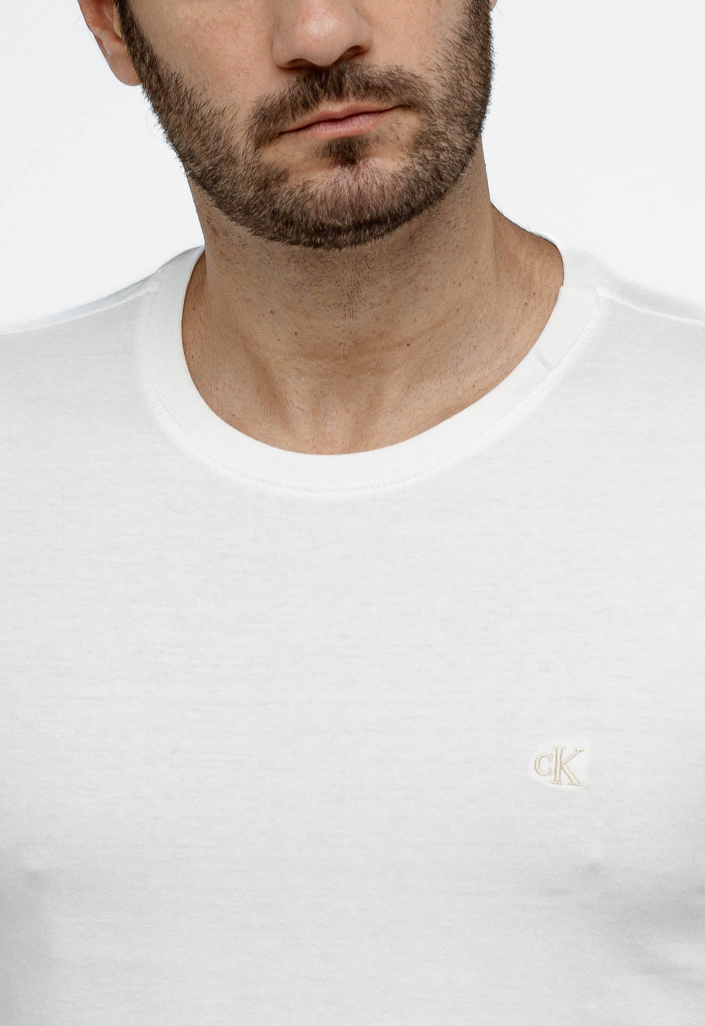 Camiseta Calvin Klein Logo Peito Bordado - Henri Store