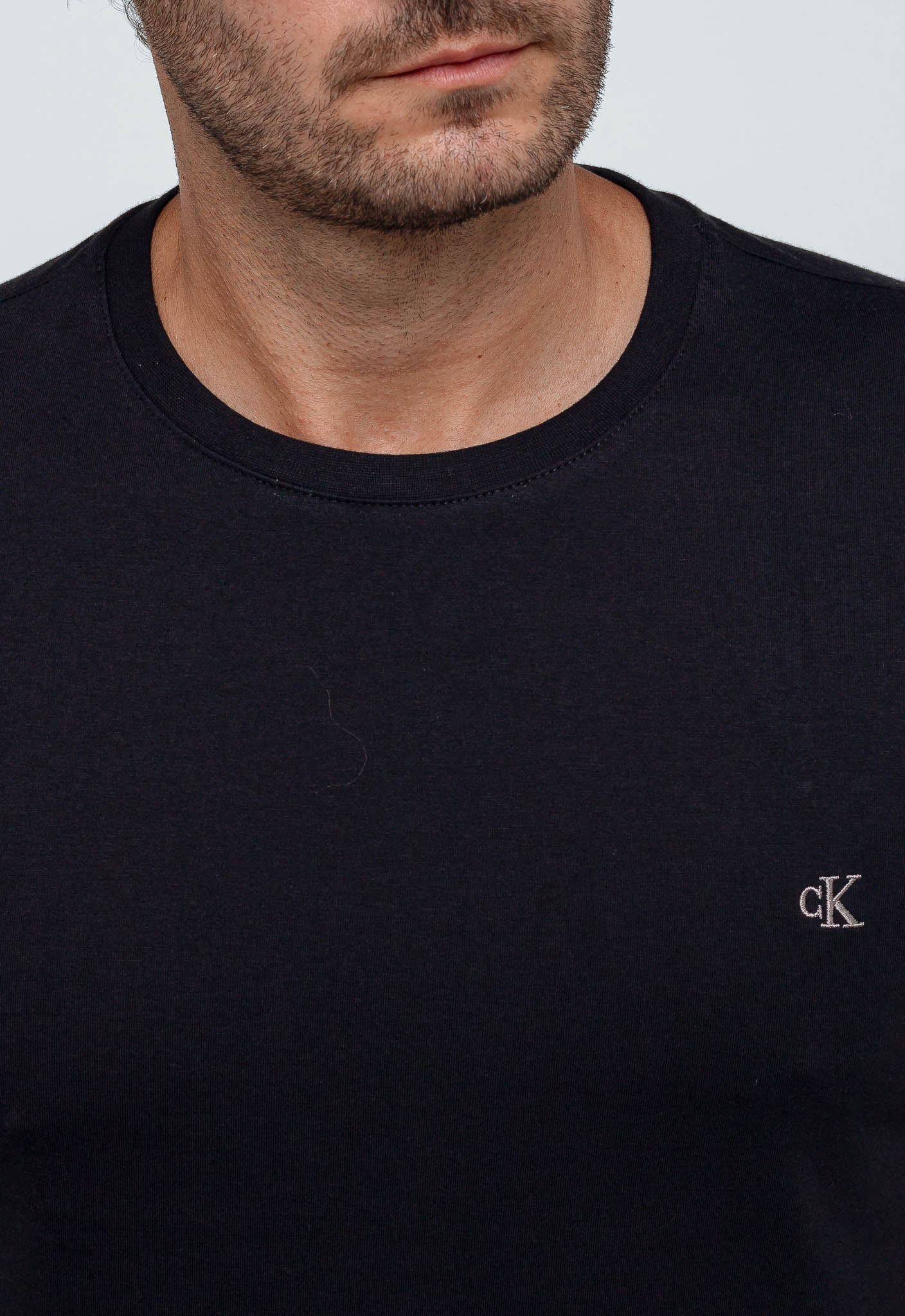 Camiseta Calvin Klein Logo Peito Bordado - Henri Store