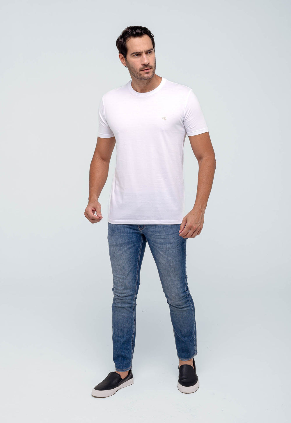 Camiseta Calvin Klein Logo Peito Bordado - Henri Store