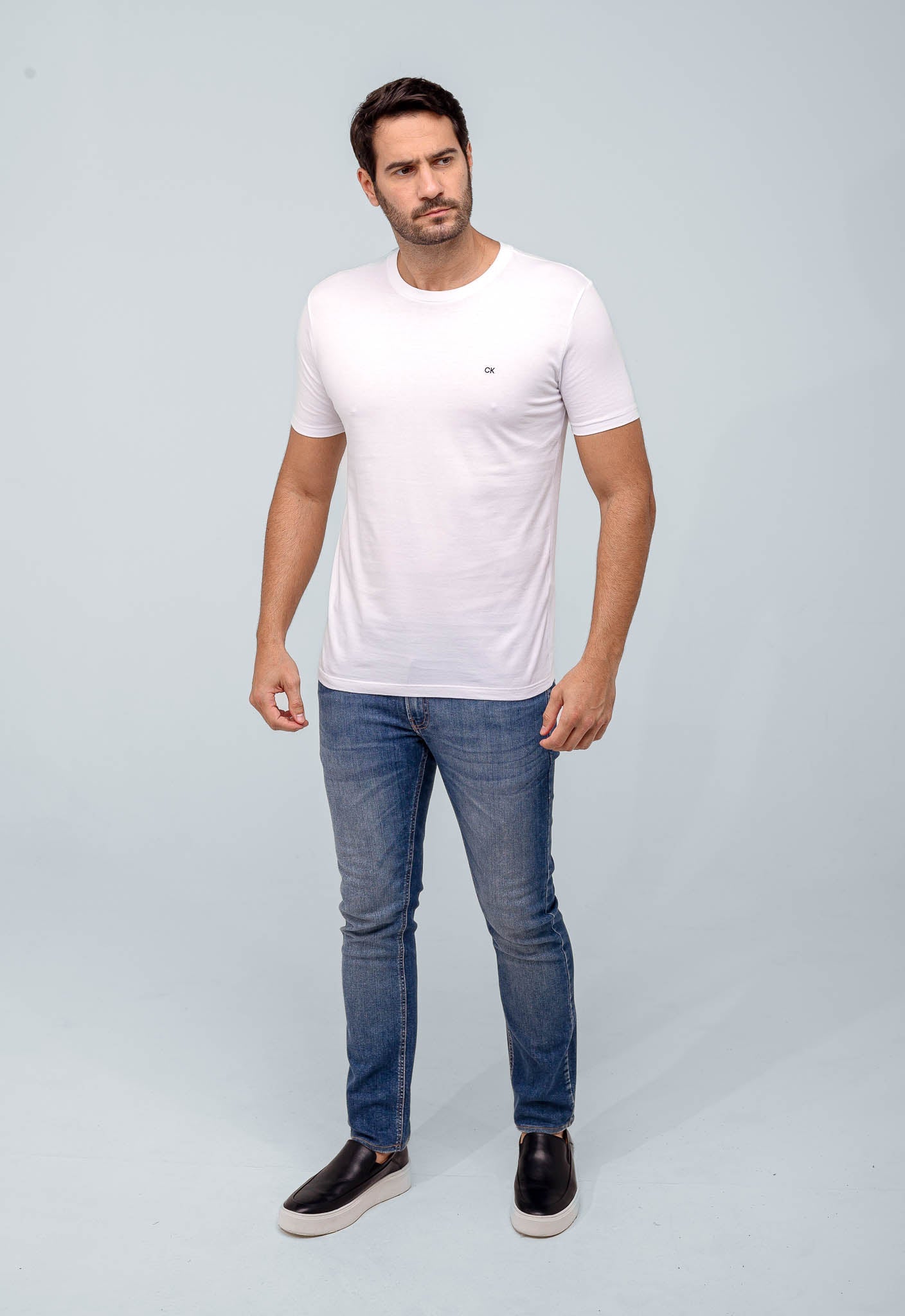 Camiseta Calvin Klein Logo Peito CK Bordado - Henri Store