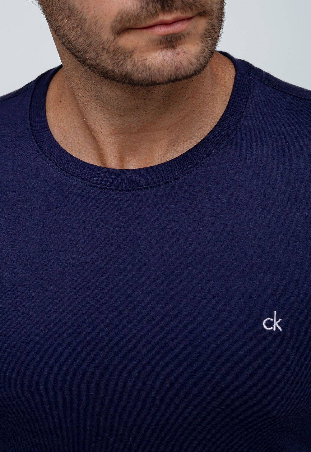 Camiseta Calvin Klein Logo Peito Ck Bordado - Henri Store