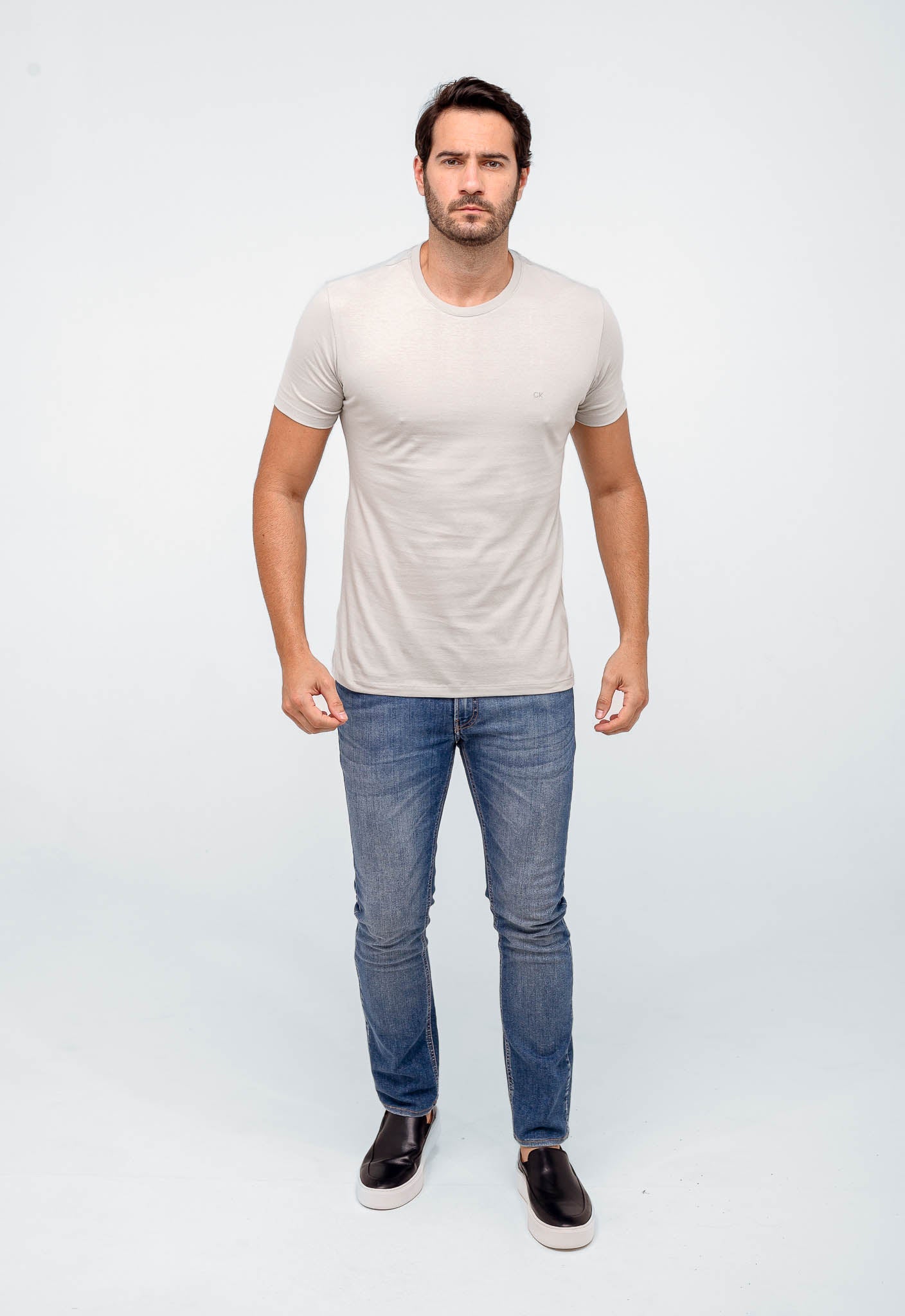 Camiseta Calvin Klein Logo Peito CK Bordado - Henri Store