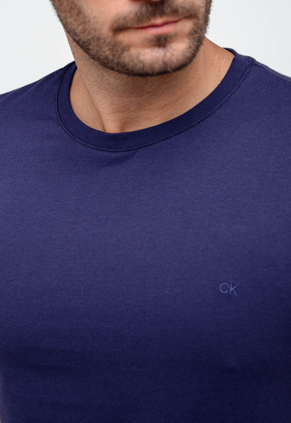 Camiseta Calvin Klein Logo Peito CK Bordado - Henri Store