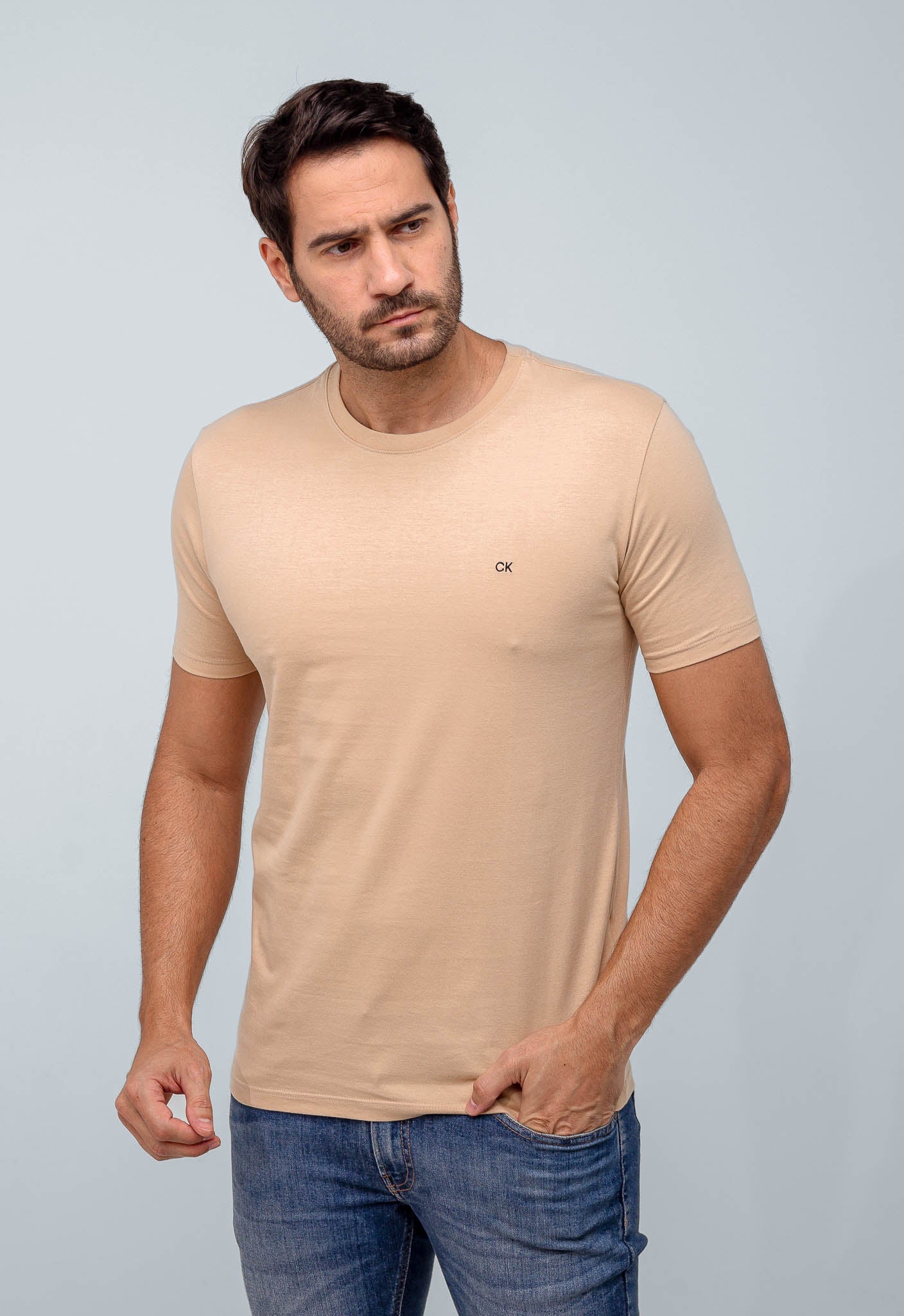Camiseta Calvin Klein Logo Peito CK Bordado - Henri Store