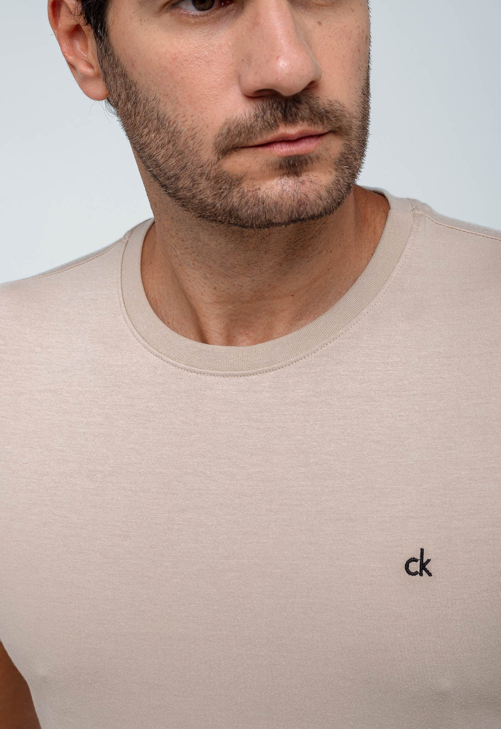 Camiseta Calvin Klein Logo Peito Ck Bordado - Henri Store