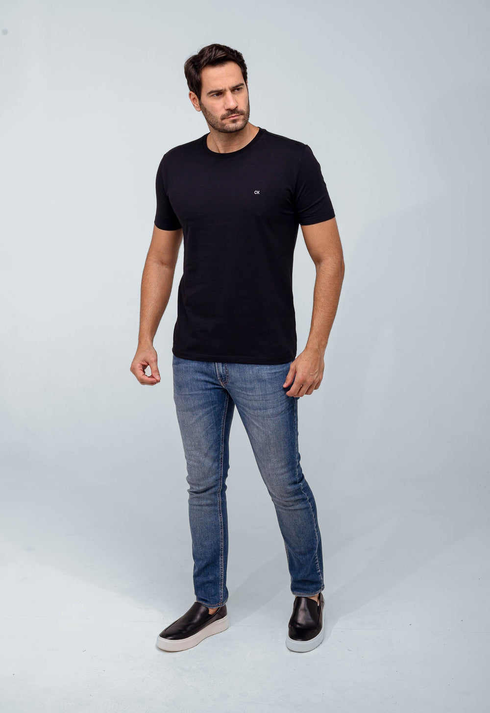Camiseta Calvin Klein Logo Peito CK Bordado - Henri Store