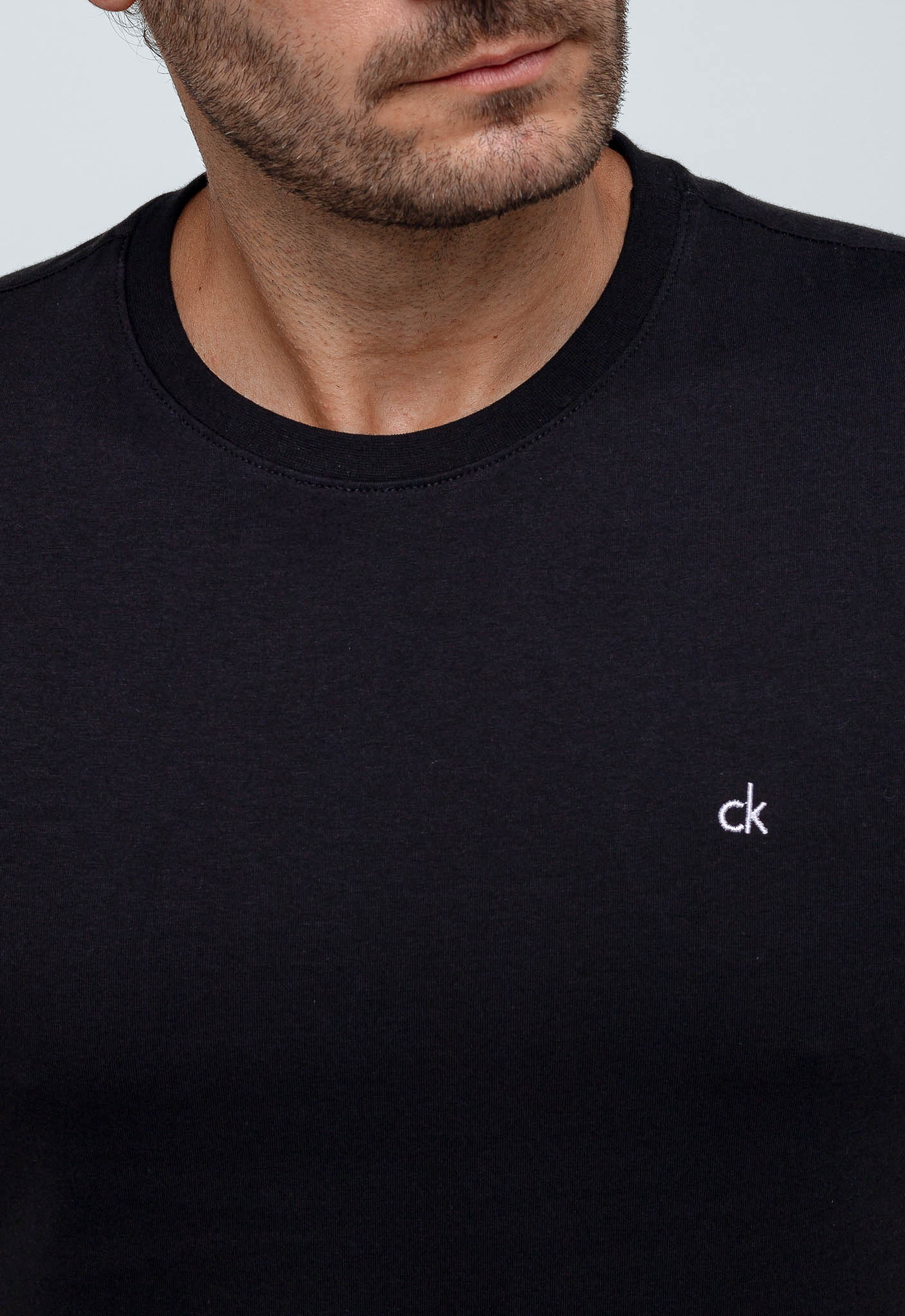 Camiseta Calvin Klein Logo Peito Ck Bordado - Henri Store