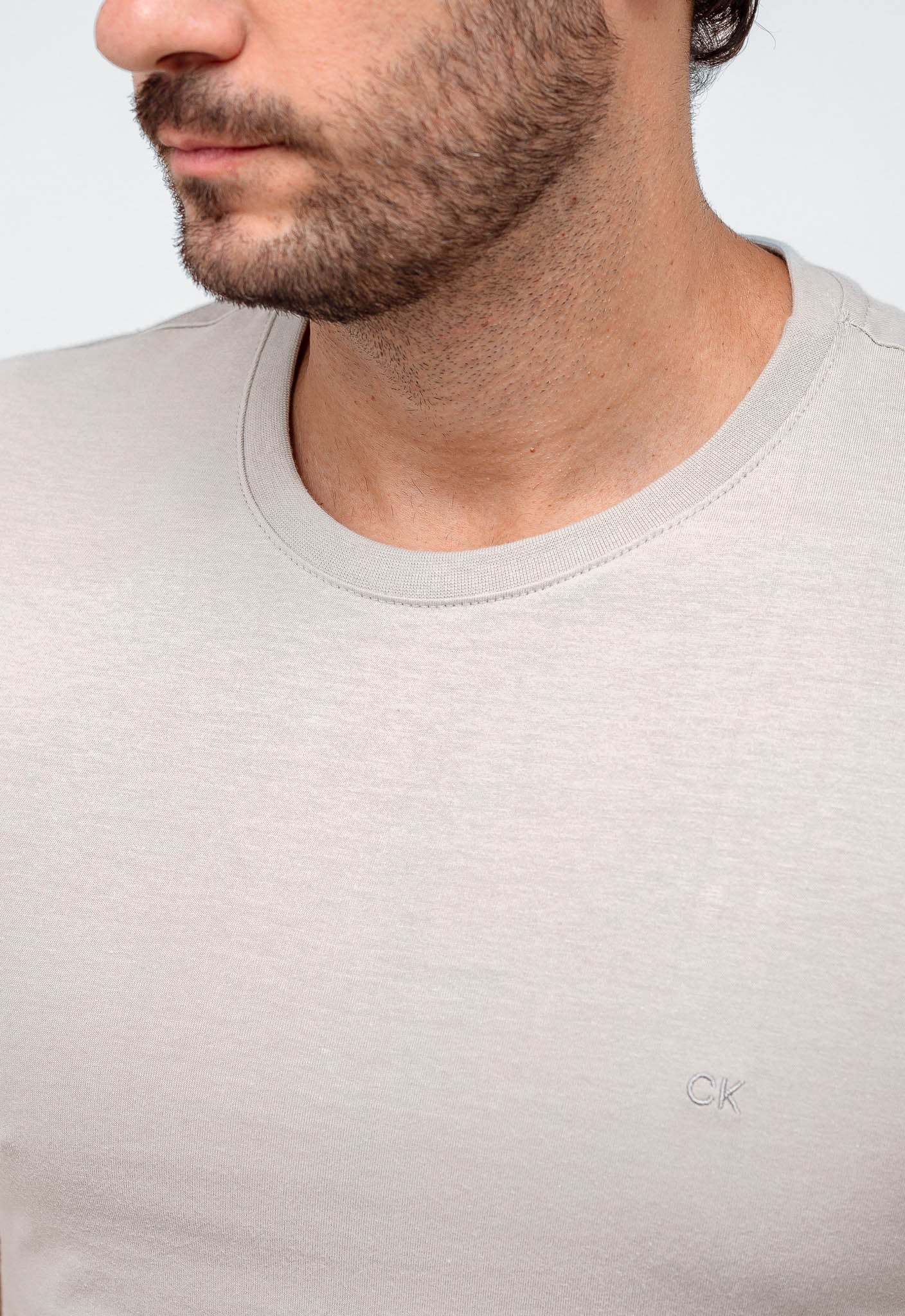 Camiseta Calvin Klein Logo Peito CK Bordado - Henri Store