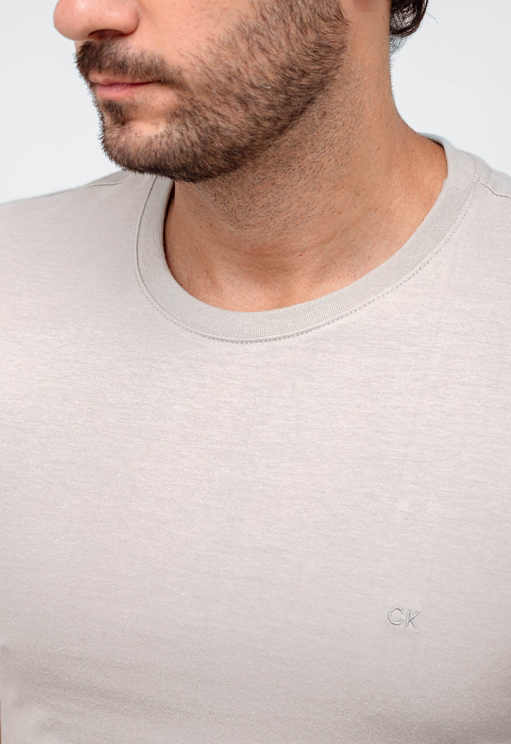 Camiseta Calvin Klein Logo Peito CK Bordado - Henri Store