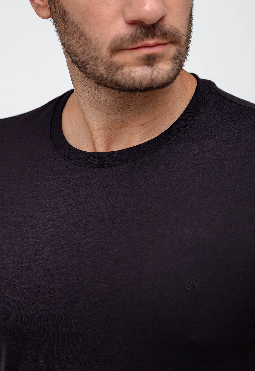 Camiseta Calvin Klein Logo Peito CK Bordado - Henri Store