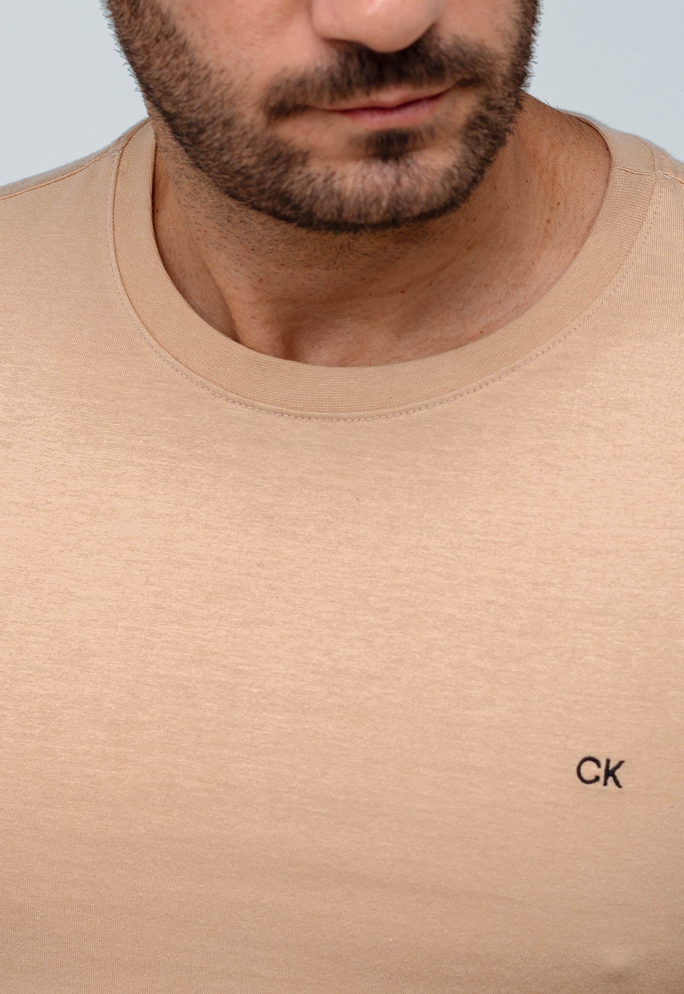 Camiseta Calvin Klein Logo Peito CK Bordado - Henri Store