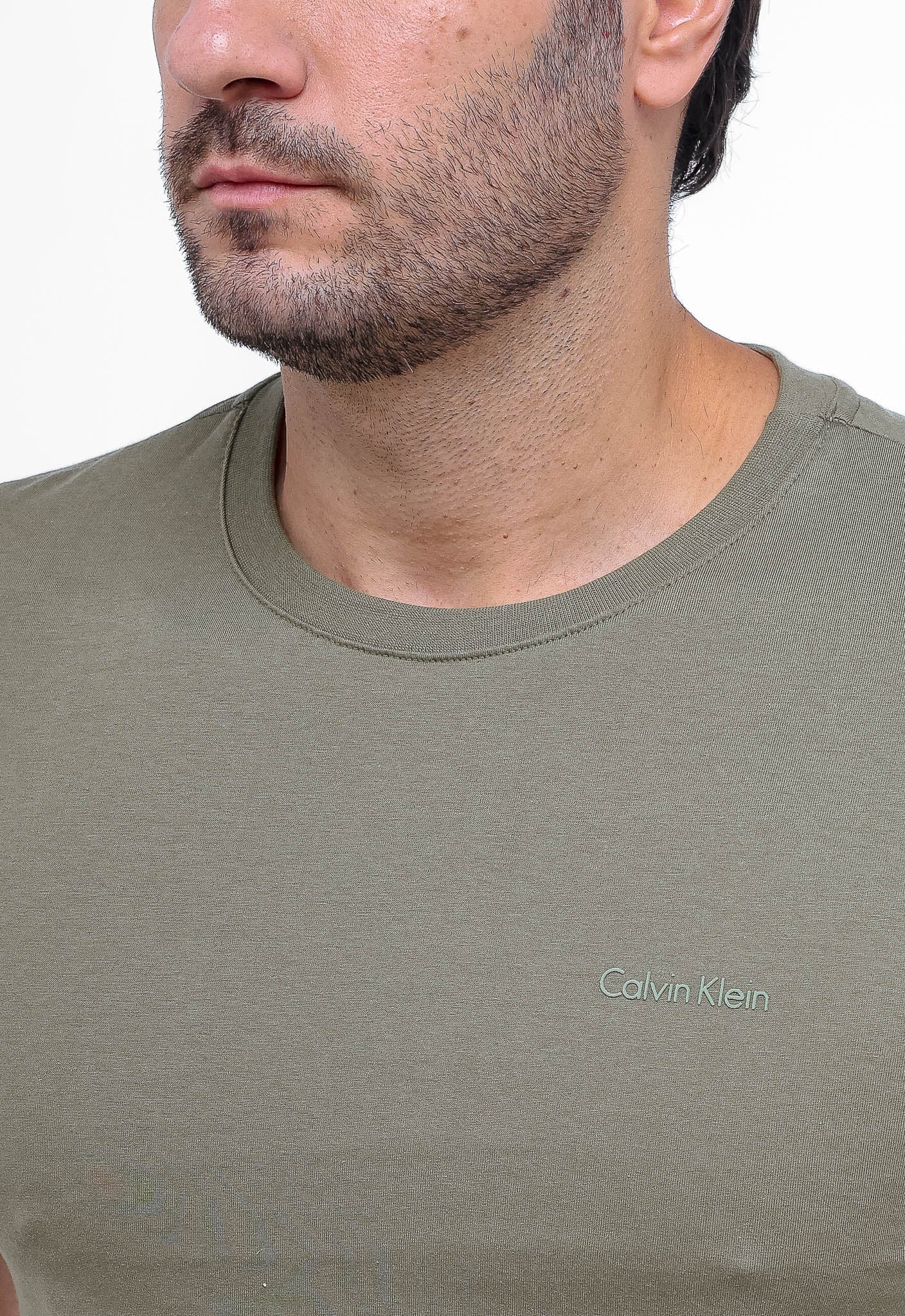 Camiseta Calvin Klein Logo Peito Embossed - Henri Store