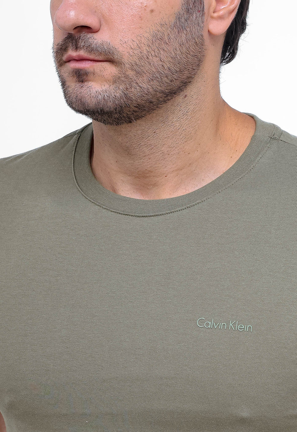 Camiseta Calvin Klein Logo Peito Embossed - Henri Store